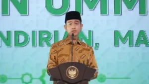 Gibran Rakabuming Raka Blusukan Pasar Rakyat Tabalong